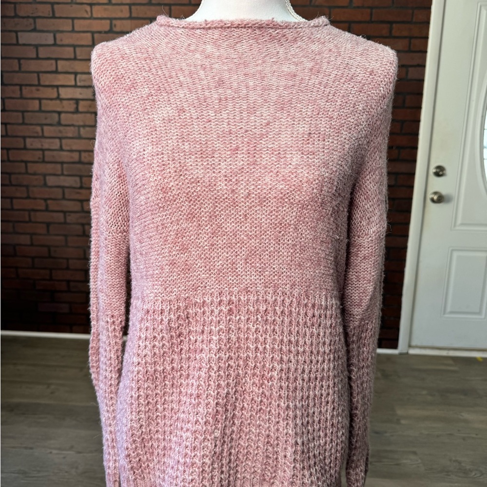 American Eagle‎ Outfitters Pink Knit Sweater Women’s Size Small Soft Cozy